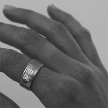 Load image into Gallery viewer, Sterling Silver Gothic Florin Ring