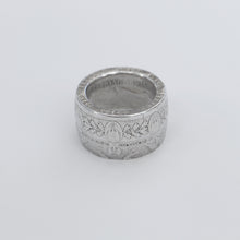 Load image into Gallery viewer, Silver Austrian 5 Corona Ring
